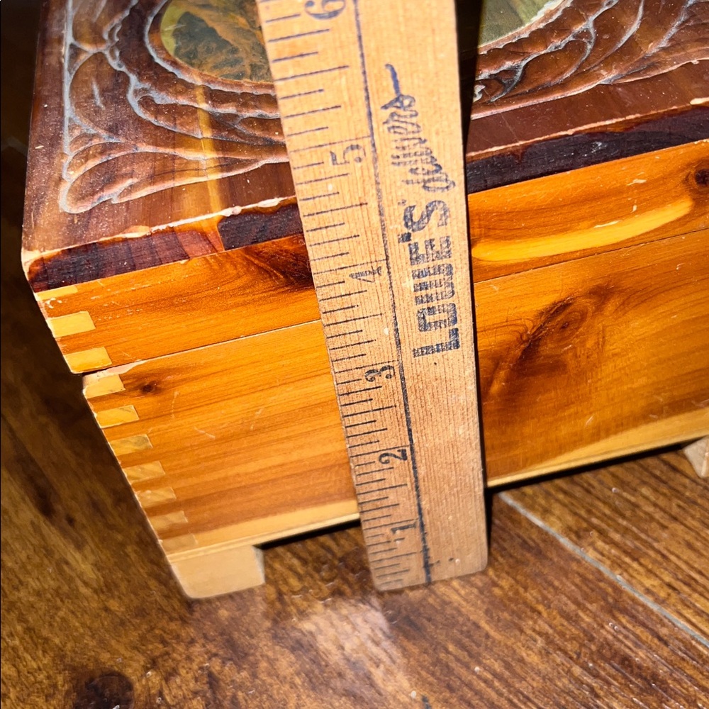 Vintage 1930s Carved Cedar Wood Mediterranean Storage/ Jewelry Box with Mirror - Picture 11 of 11